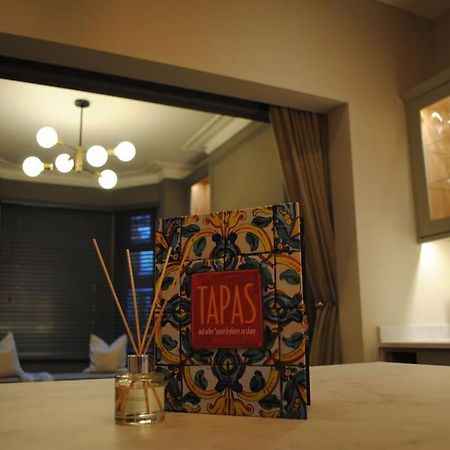 Cosy Renovated House In Warringtonヴィラ エクステリア 写真