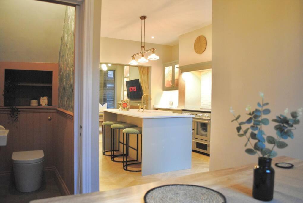 Cosy Renovated House In Warringtonヴィラ エクステリア 写真