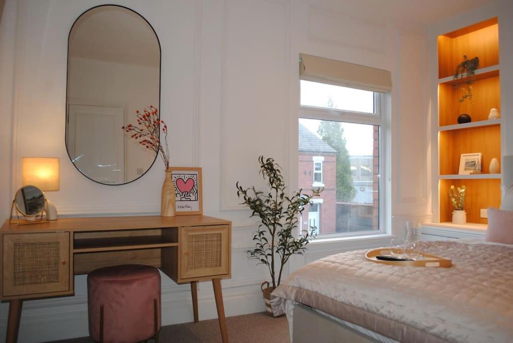 Cosy Renovated House In Warringtonヴィラ エクステリア 写真