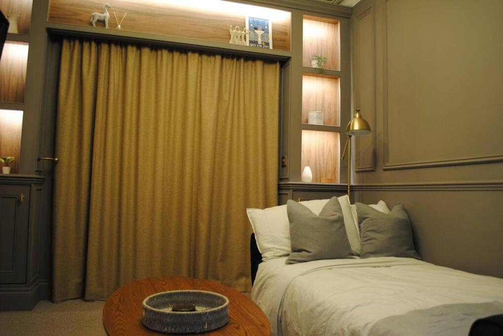 Cosy Renovated House In Warringtonヴィラ エクステリア 写真