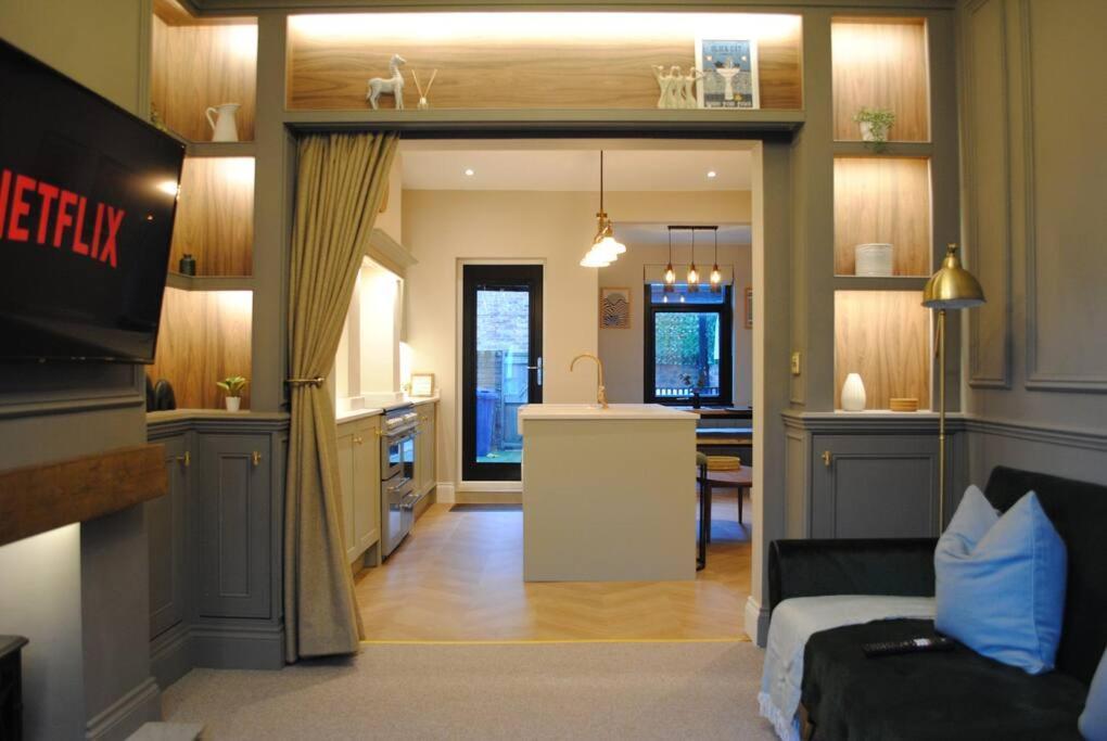 Cosy Renovated House In Warringtonヴィラ エクステリア 写真